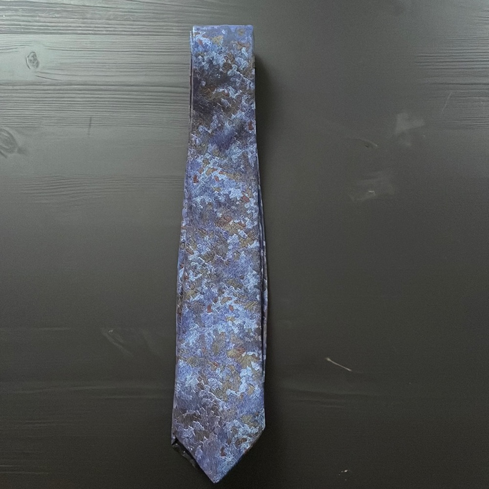 Carolina Herrera tie
